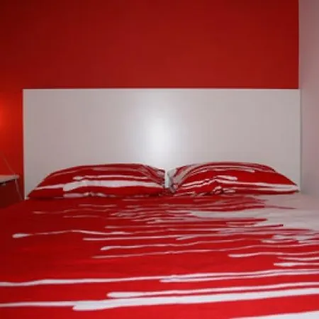 Lisbon Apartment *