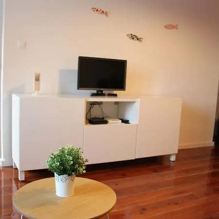 Lisbon Apartment *