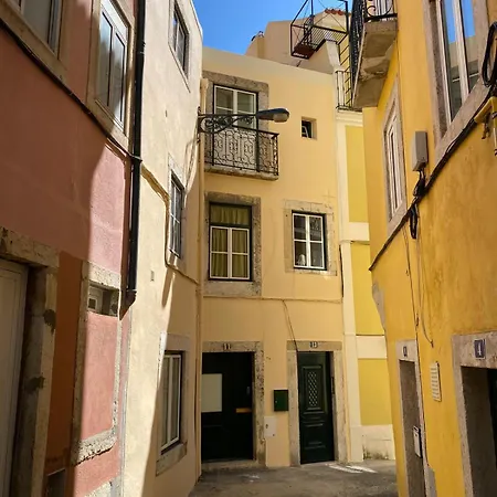Lisbon Apartment, Historic Charm & Cosy Living In Old Santana Hill *