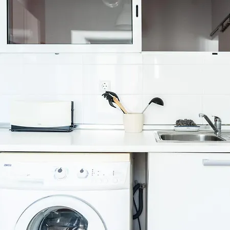 Lisbon Apartment, Historic Charm & Cosy Living In Old Santana Hill *