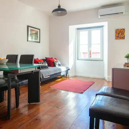 Apartment, Historic Charm & Cosy Living In Old Santana Hill Апартаменты *