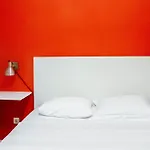 Lisbon Apartment, Historic Charm & Cosy Living In Old Santana Hill * ליסבון