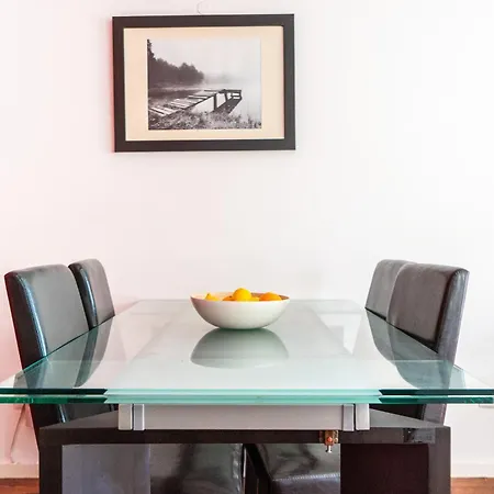Lisbon Apartment, Historic Charm & Cosy Living In Old Santana Hill